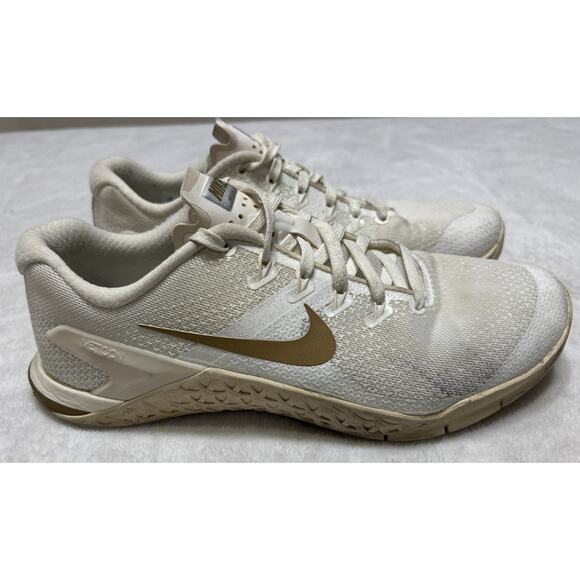 Nike Women’s Shoes Size 9 Metcon 4 Champagne Metallic Gold AV2141-120 Training - Picture 1 of 9
